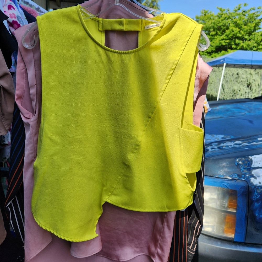 Womens yellow top business attire medium